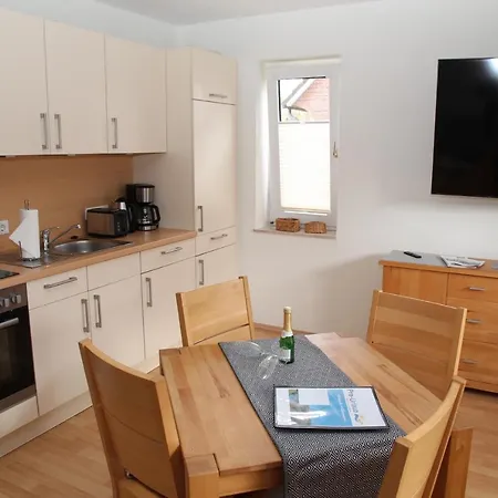 Biene Apartment *
